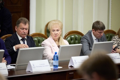 Директор Інституту  Олександр Скрипнюк взяв участь роботі у Круглого столу «Тридцять років Конституції України: здобутки та виклики сучасності» | Інститут держави і права імені В. М. Корецького НАН України